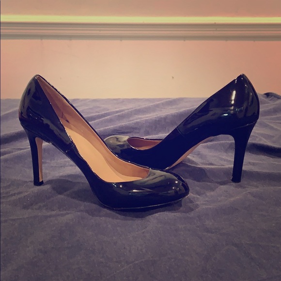 Ann Taylor Shoes - Ann Taylor black patent pumps